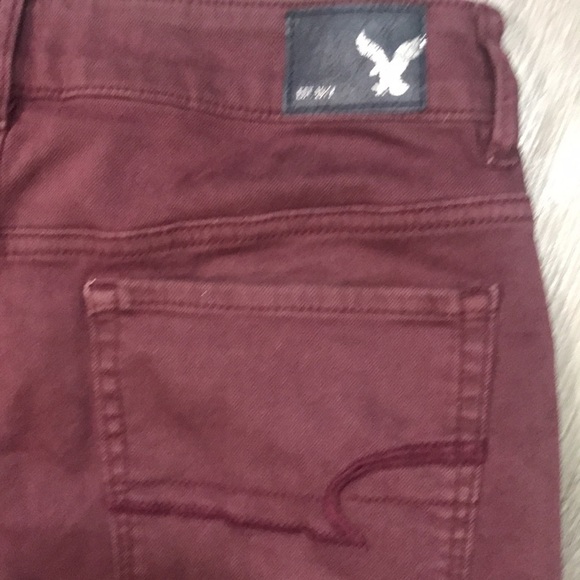 American Eagle Hi-Rise Burgundy Denim Shorts size 6 - Picture 4 of 7